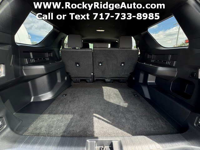 Used 2025 Toyota 4Runner SR5 AWD/4WD image 30
