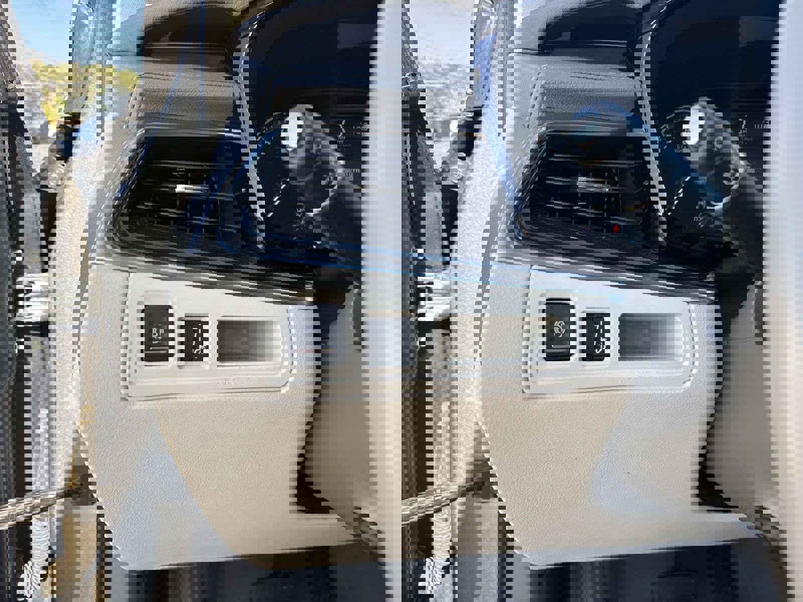 Used 2021 Cadillac XT6 Premium Luxury image 34