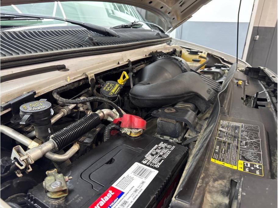 Used 2012 Ford E-350 and Econoline 350 XLT image 23