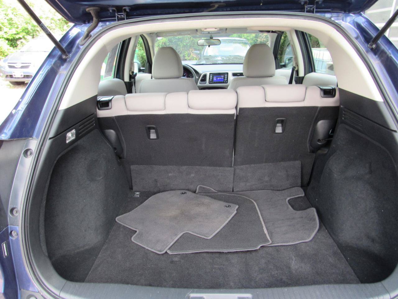 Used 2017 Honda HR-V LX image 14