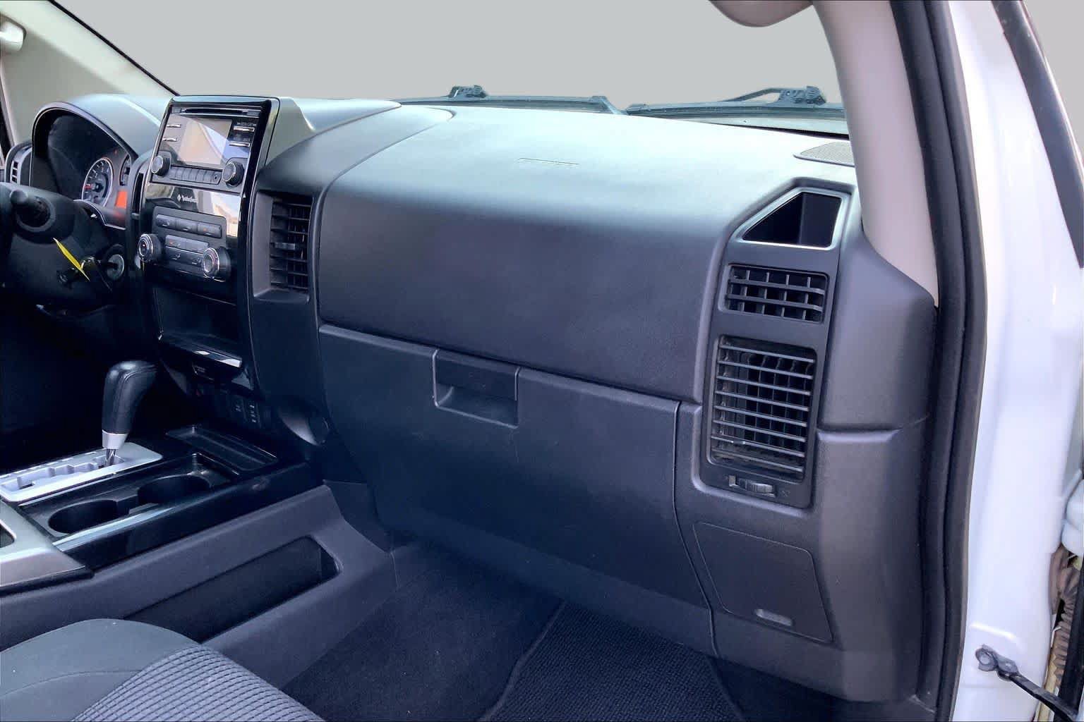 Used 2013 Nissan Titan SV w/ SV Premium Utility Pkg RWD image 18