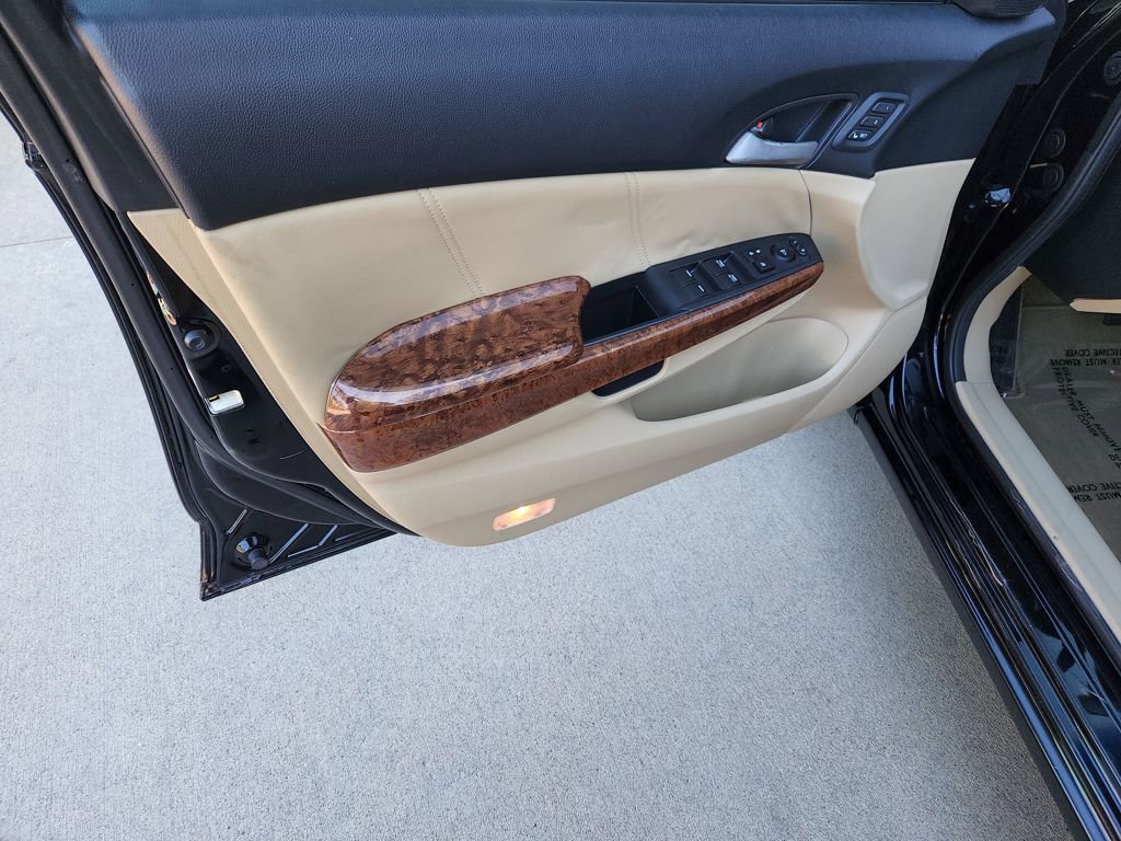 Used 2011 Honda Accord EX-L image 29