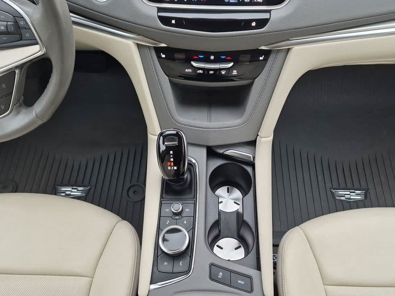 Used 2024 Cadillac XT5 Premium Luxury w/ LPO, Floor Liner Package AWD/4WD image 28