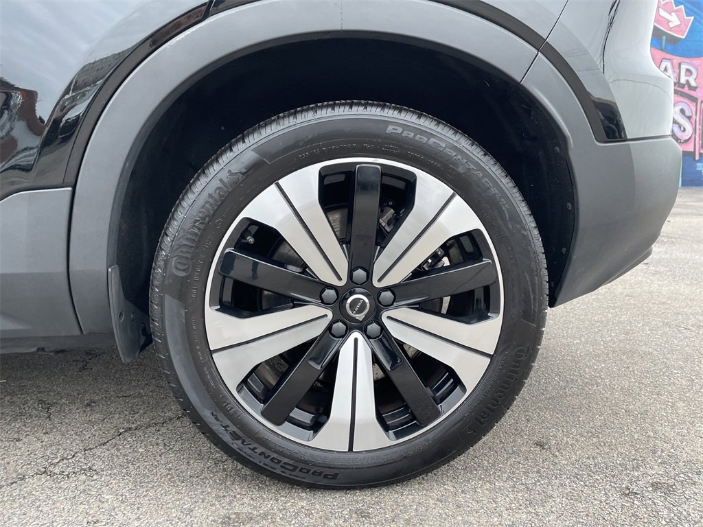 Used 2023 Volvo C40 Recharge Core image 10