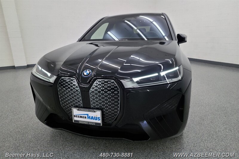 Used 2024 BMW iX xDrive50 w/ Premium Package AWD/4WD image 1