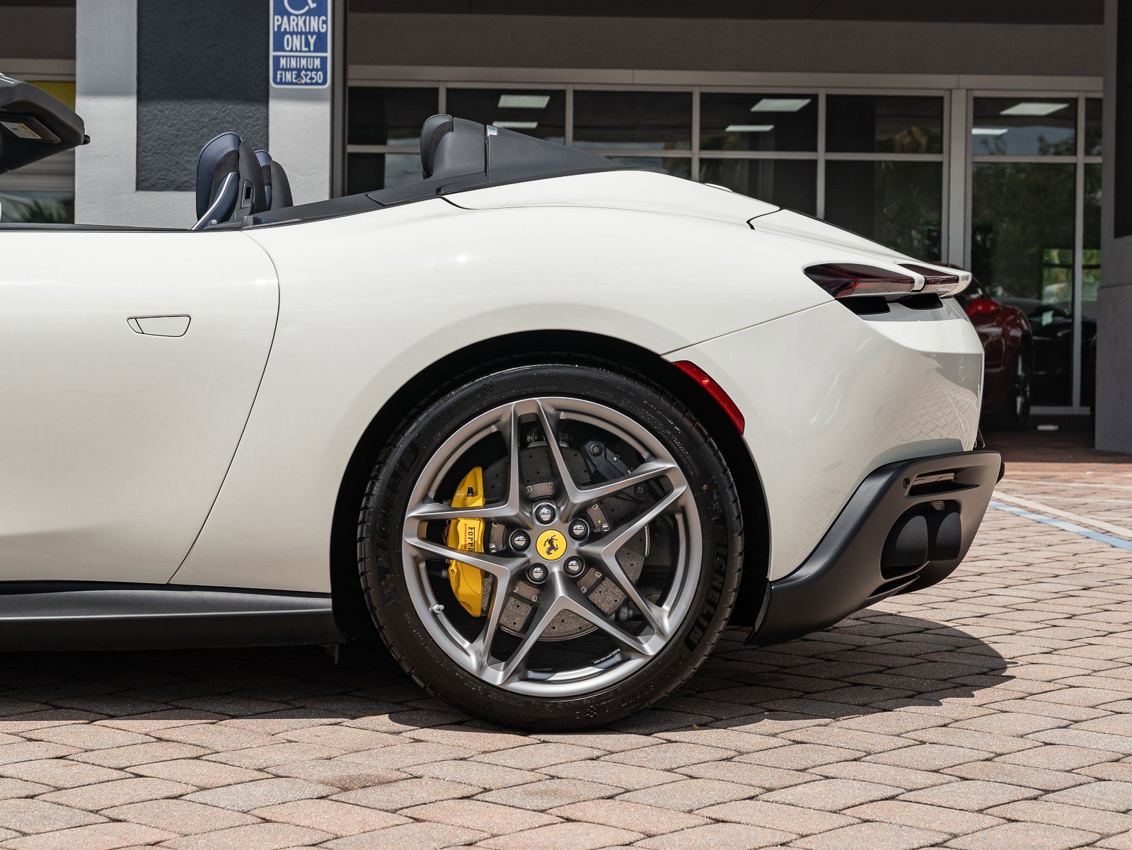 Used 2024 Ferrari Roma Spider image 31