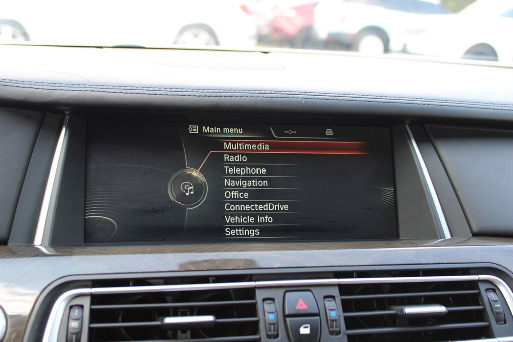 Used 2013 BMW 750Li RWD image 26