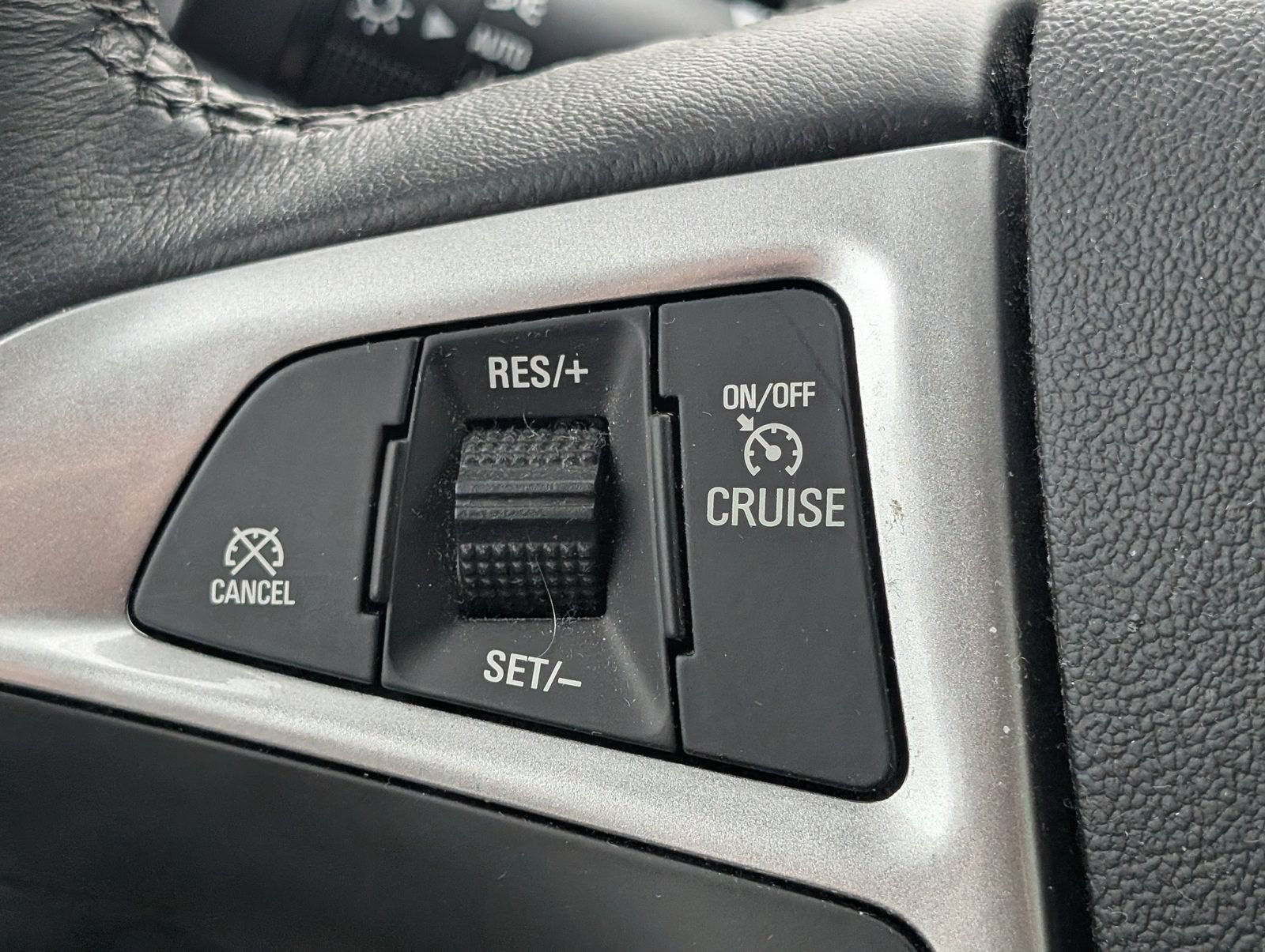 Used 2015 Chevrolet Equinox LT FWD image 13