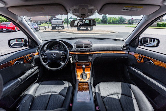 Used 2007 Mercedes-Benz E 350 Sedan image 2