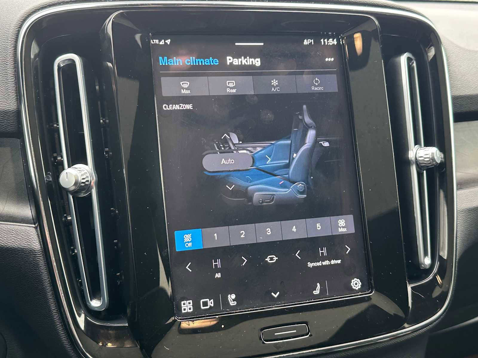 Used 2023 Volvo C40 P8 Recharge Plus w/ Climate Package image 28