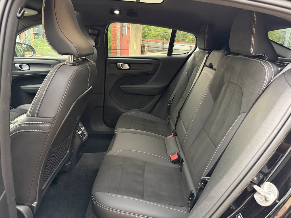Certified 2023 Volvo C40 P8 Recharge Plus w/ Protection Package Premier AWD/4WD image 23