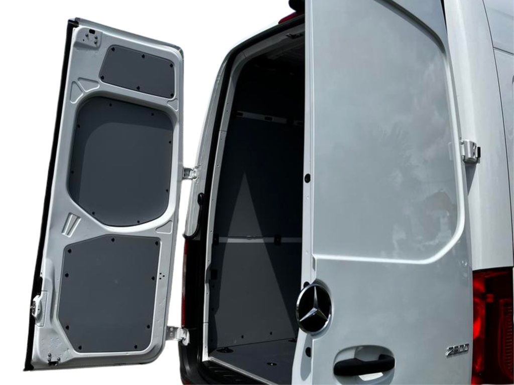 Used 2022 Mercedes-Benz Sprinter 2500 image 3