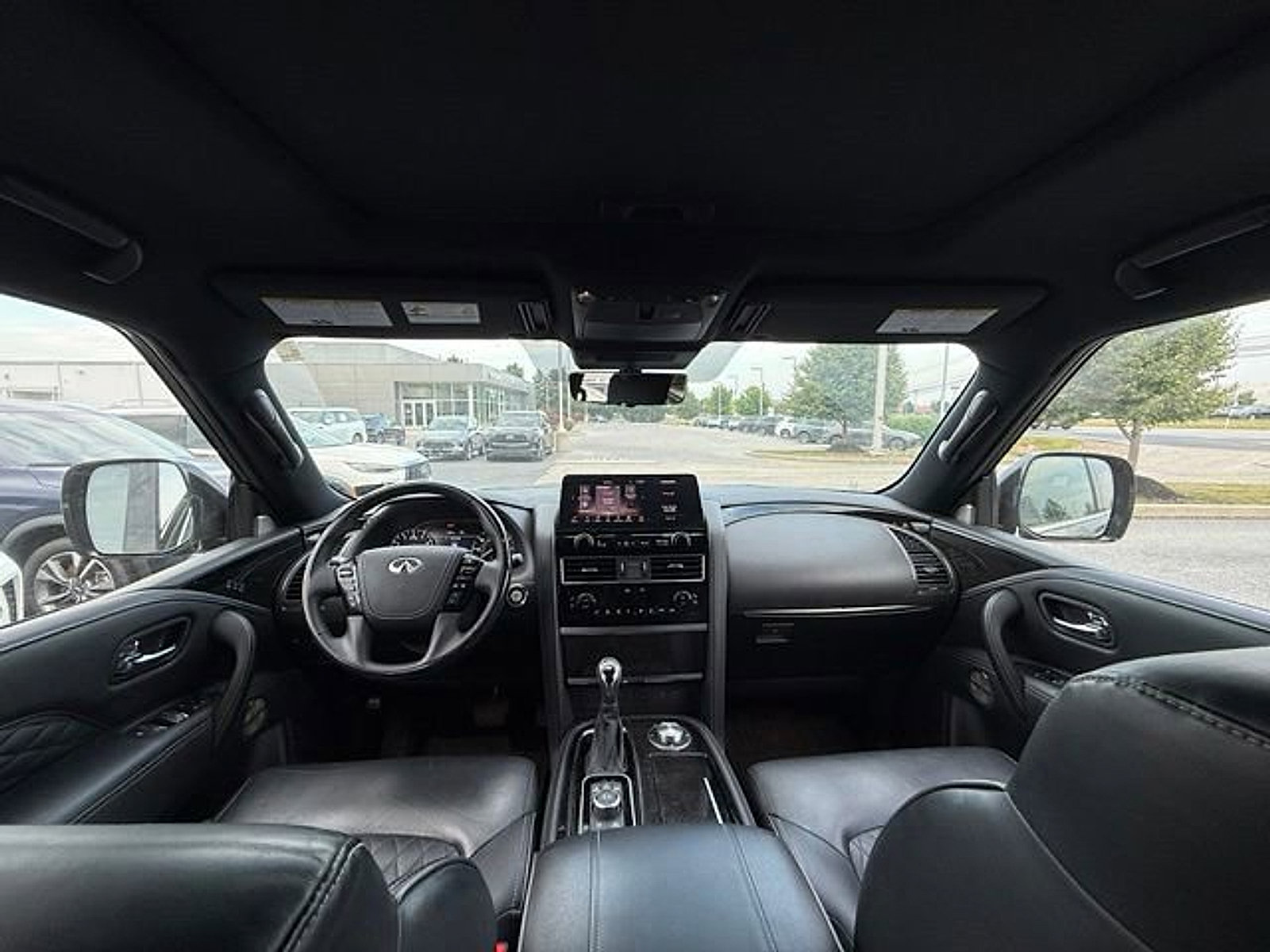 Certified 2024 INFINITI QX80 Sensory w/ Cargo Package AWD/4WD image 2
