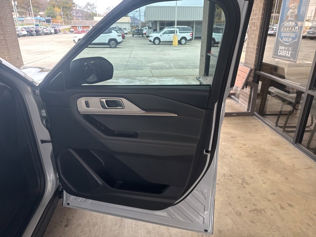 Certified 2025 Ford Explorer Active w/ Active Comfort Package image 21