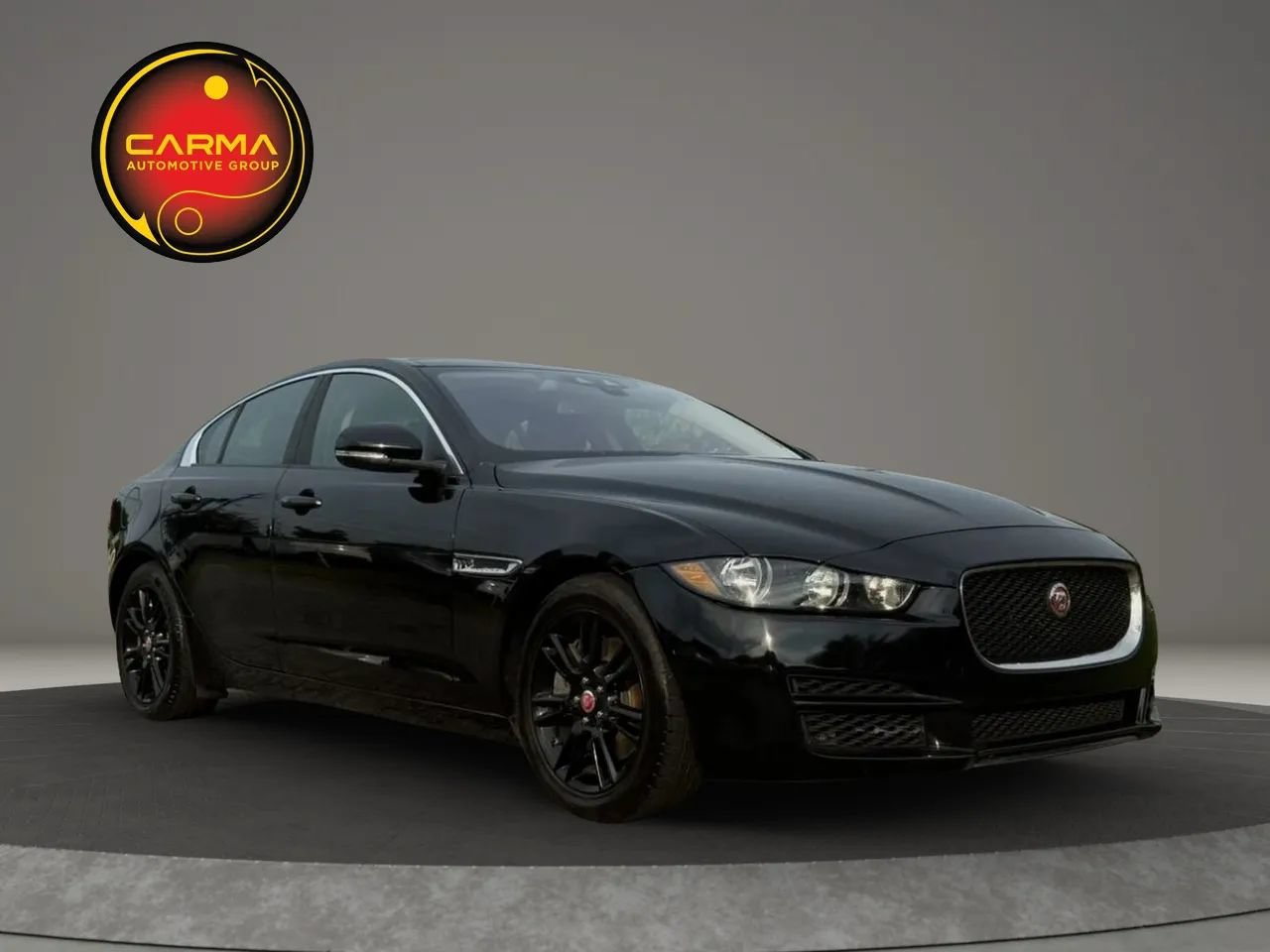 Used 2018 Jaguar XE Premium RWD image 8