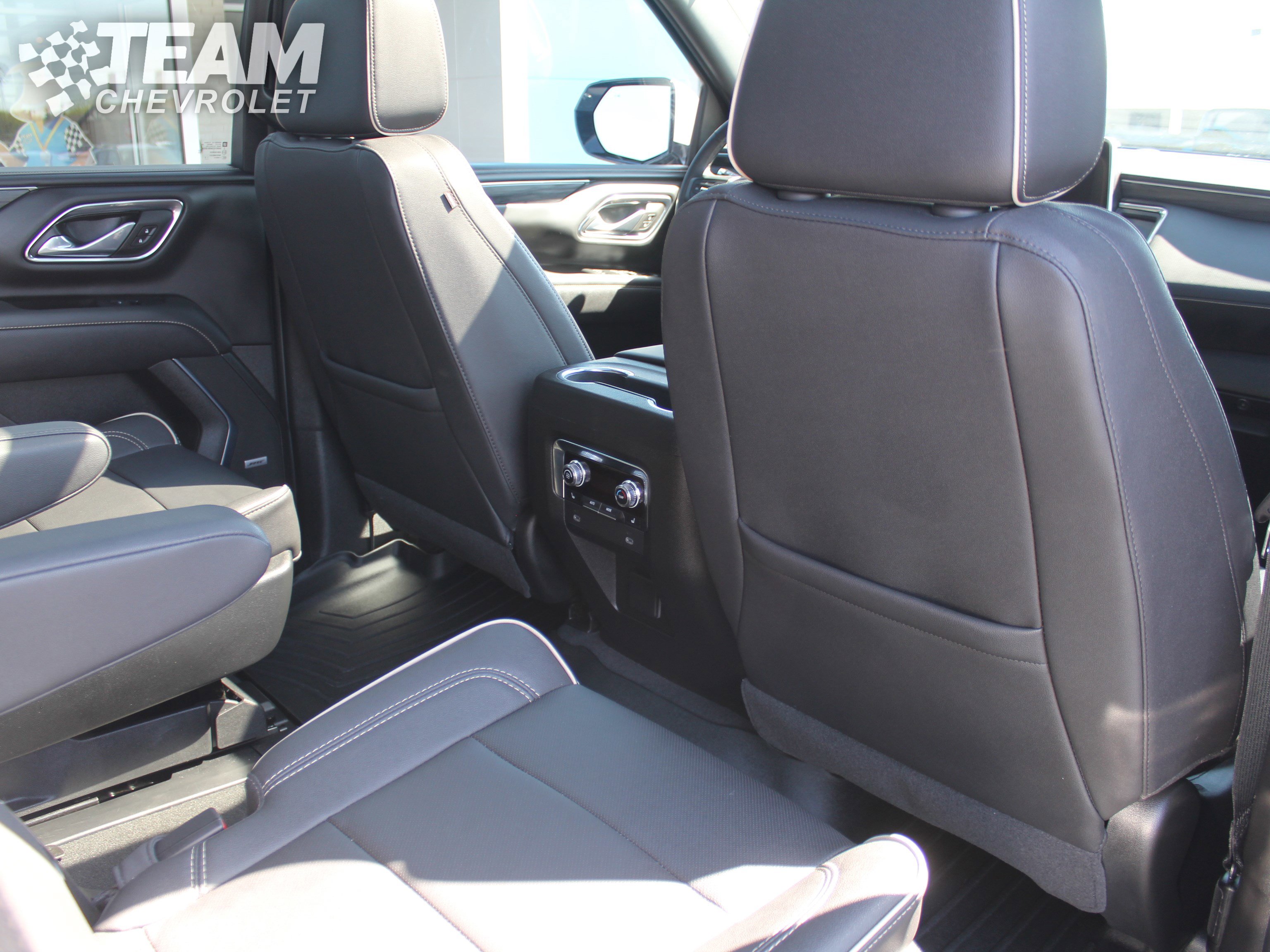 Used 2023 GMC Yukon SLT w/ SLT Luxury Package AWD/4WD image 25