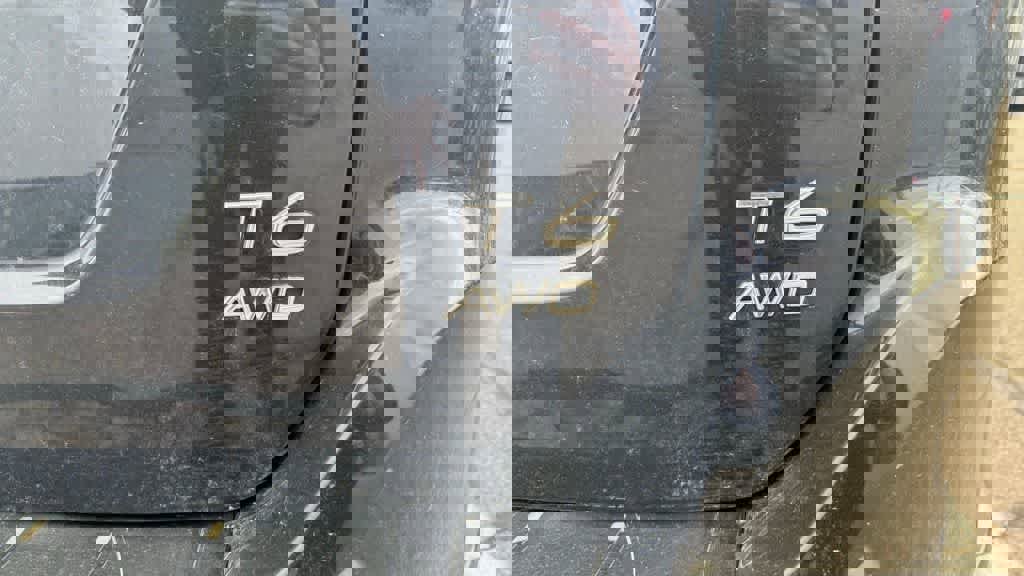 Used 2016 Volvo XC60 T6 w/ Proximity Package image 13