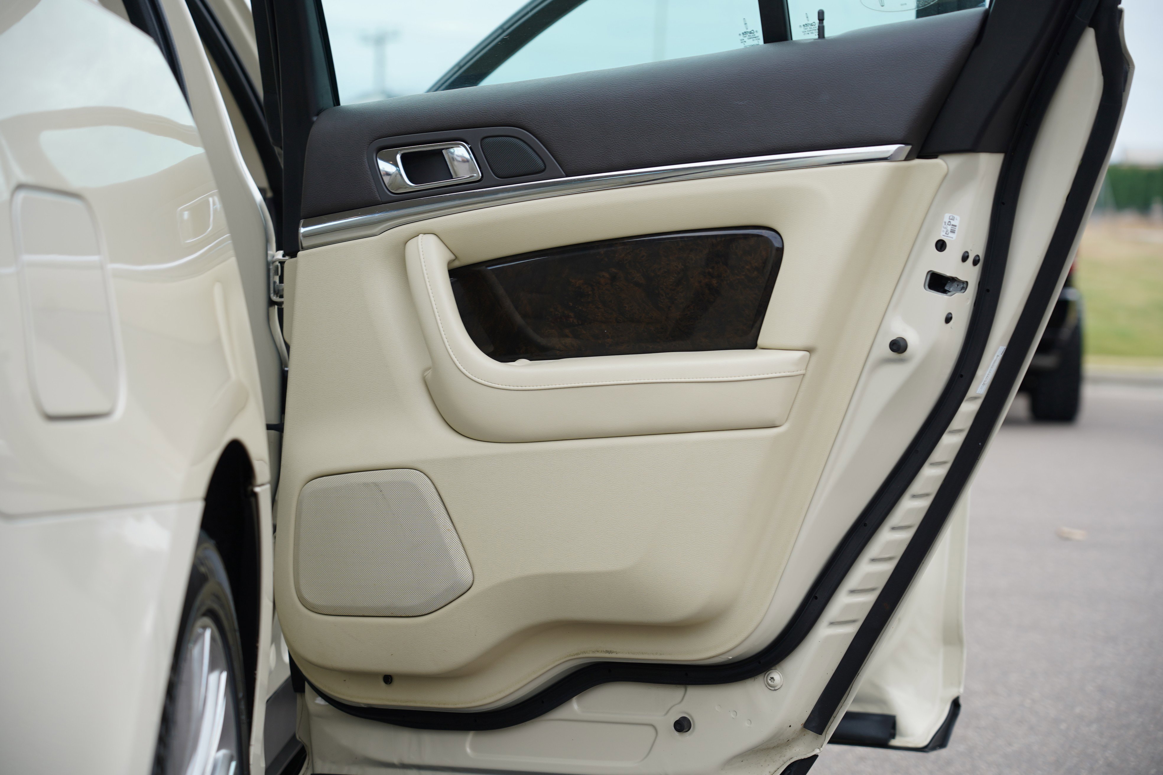 Used 2014 Lincoln MKS AWD w/ Equipment Group 101A image 16