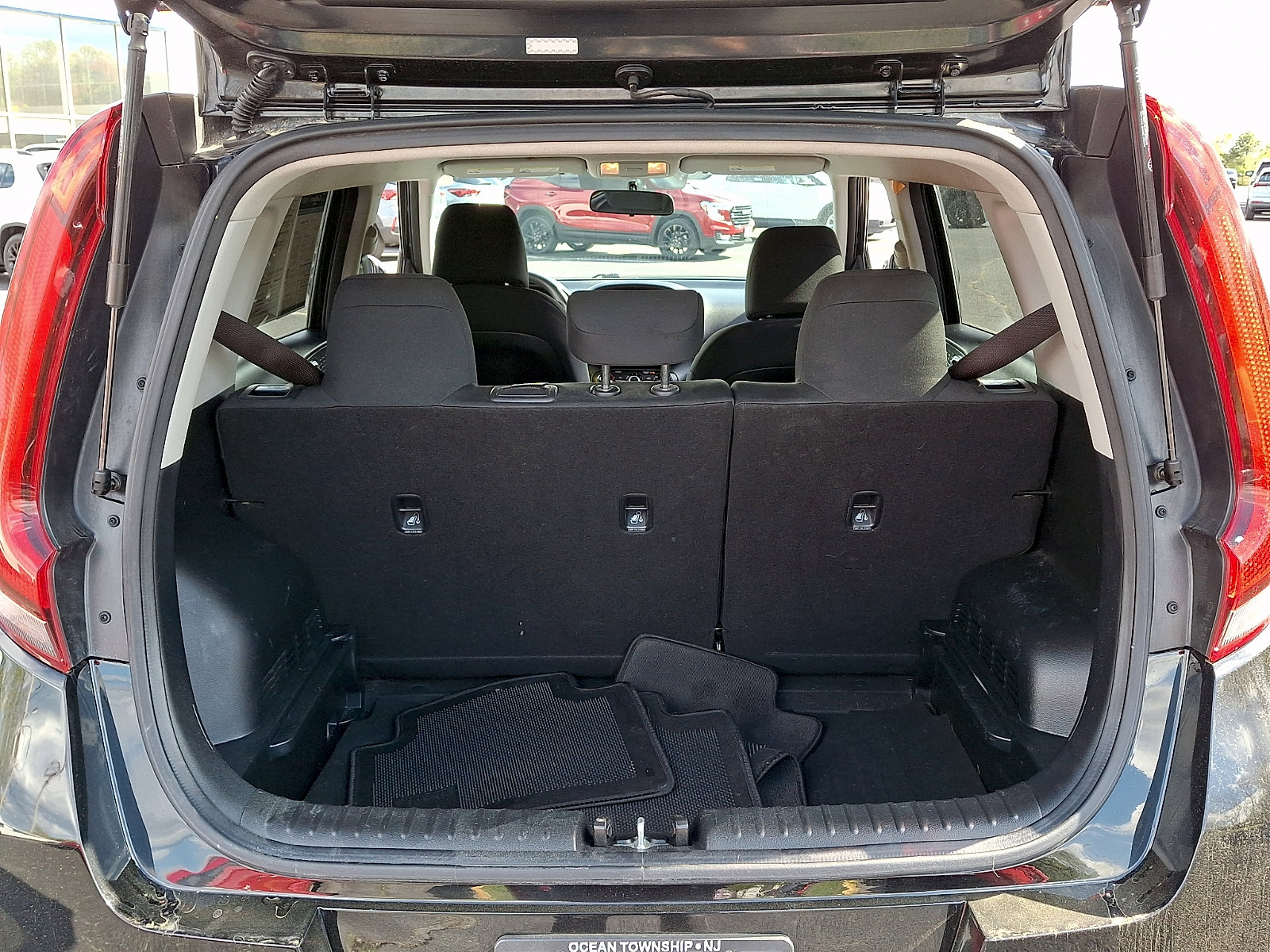 Used 2021 Kia Soul LX FWD image 29