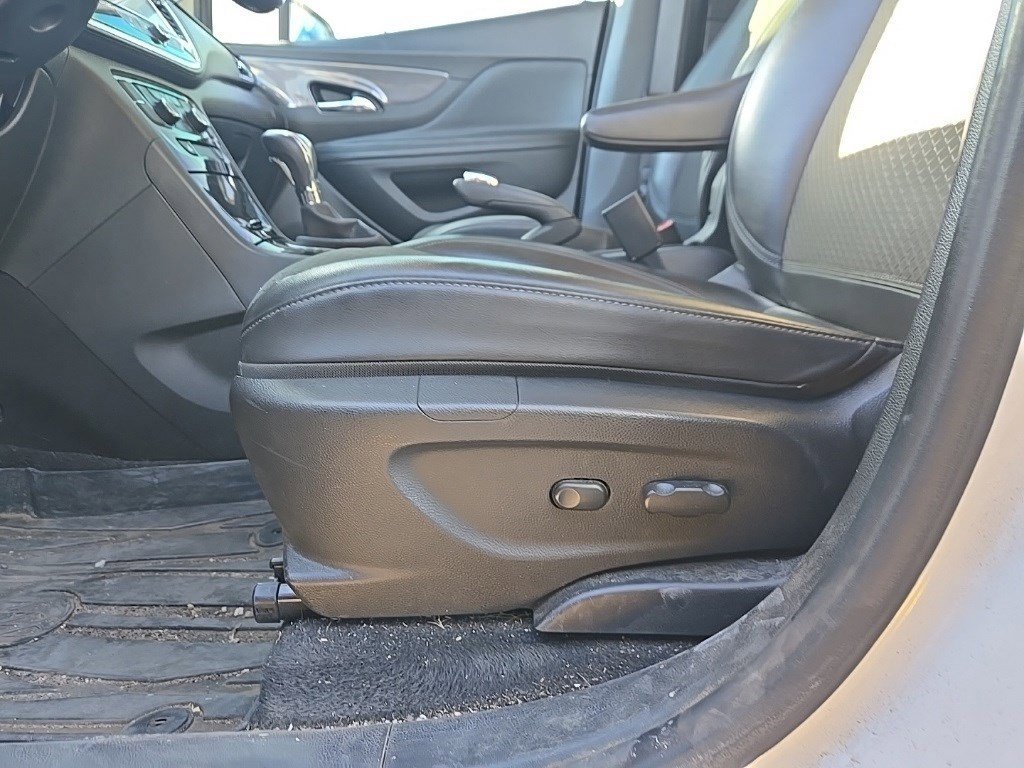 Used 2020 Buick Encore Preferred image 12