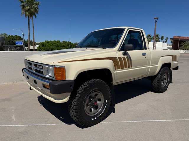 Used 1987 Toyota Pickup 4x4 Regular Cab image 3
