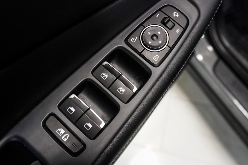 Used 2022 Hyundai Santa Fe Limited AWD/4WD image 23