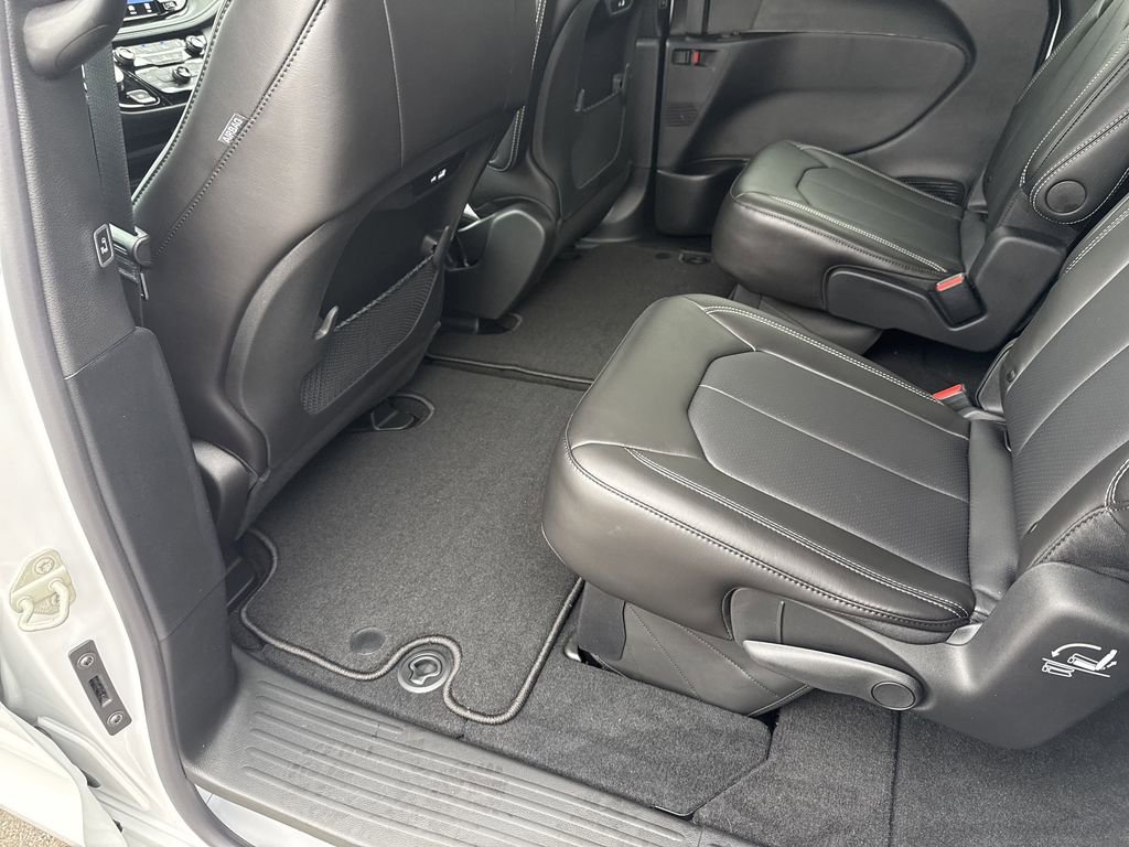 New 2026 Chrysler Pacifica Select image 29