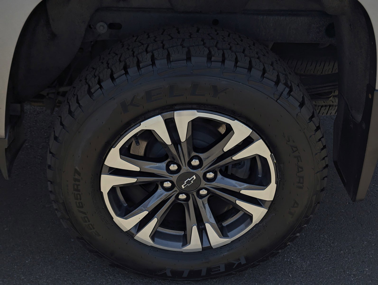 Used 2022 Chevrolet Colorado Z71 AWD/4WD image 7