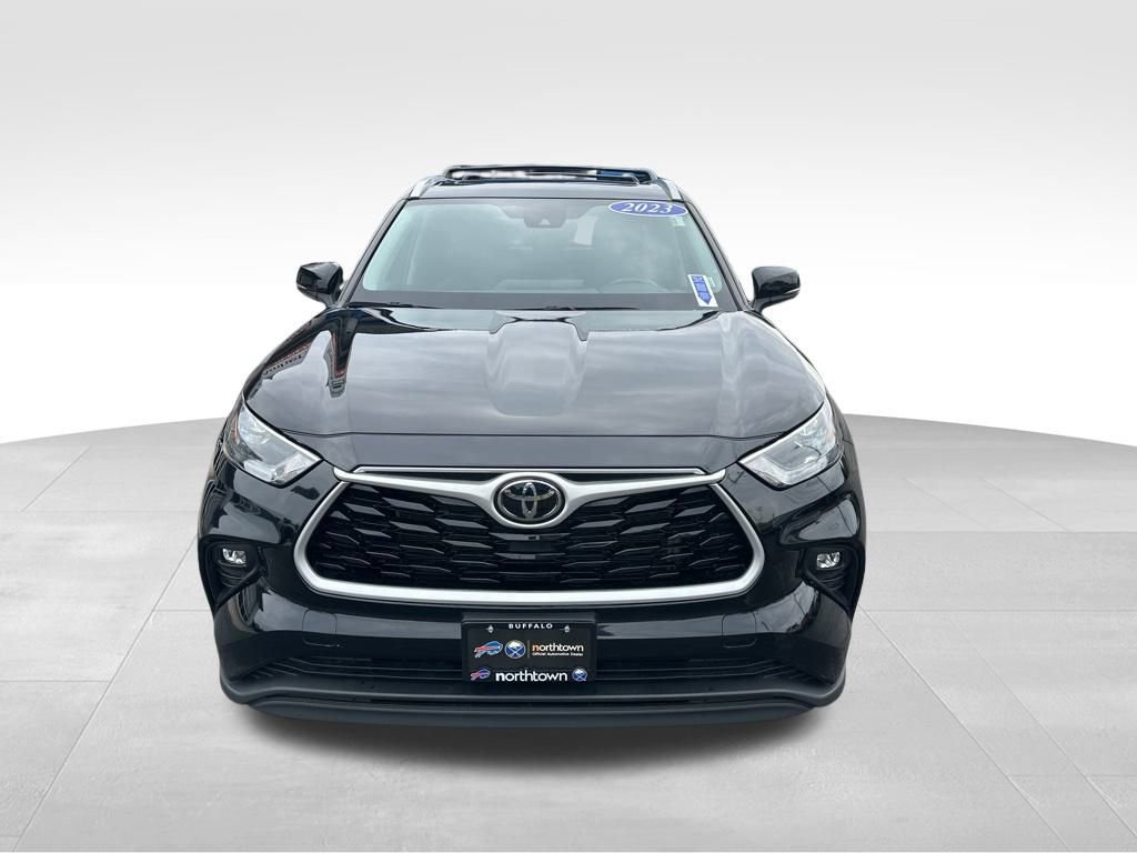 Used 2023 Toyota Highlander XLE image 9