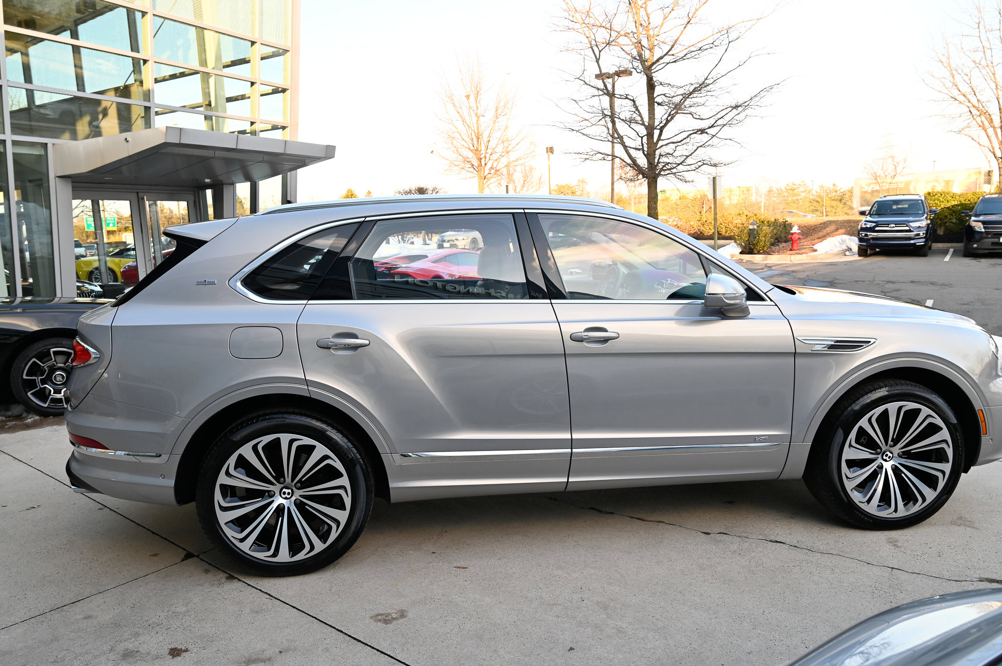 Used 2022 Bentley Bentayga image 4