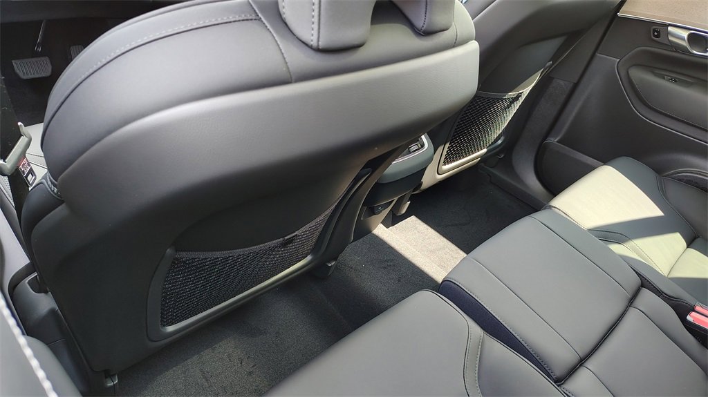 New 2026 Volvo XC90 B6 Plus w/ Protection Package Premier image 35