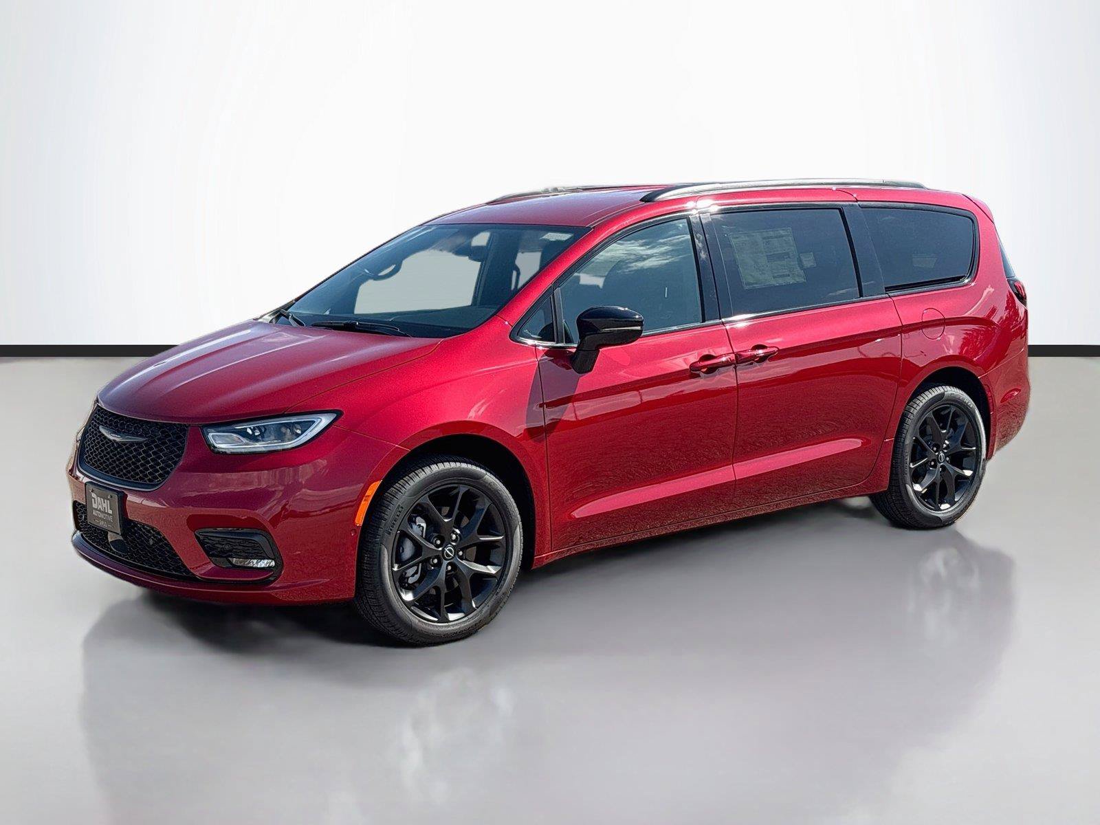 New 2026 Chrysler Pacifica Select w/ S Appearance Package AWD/4WD image 4