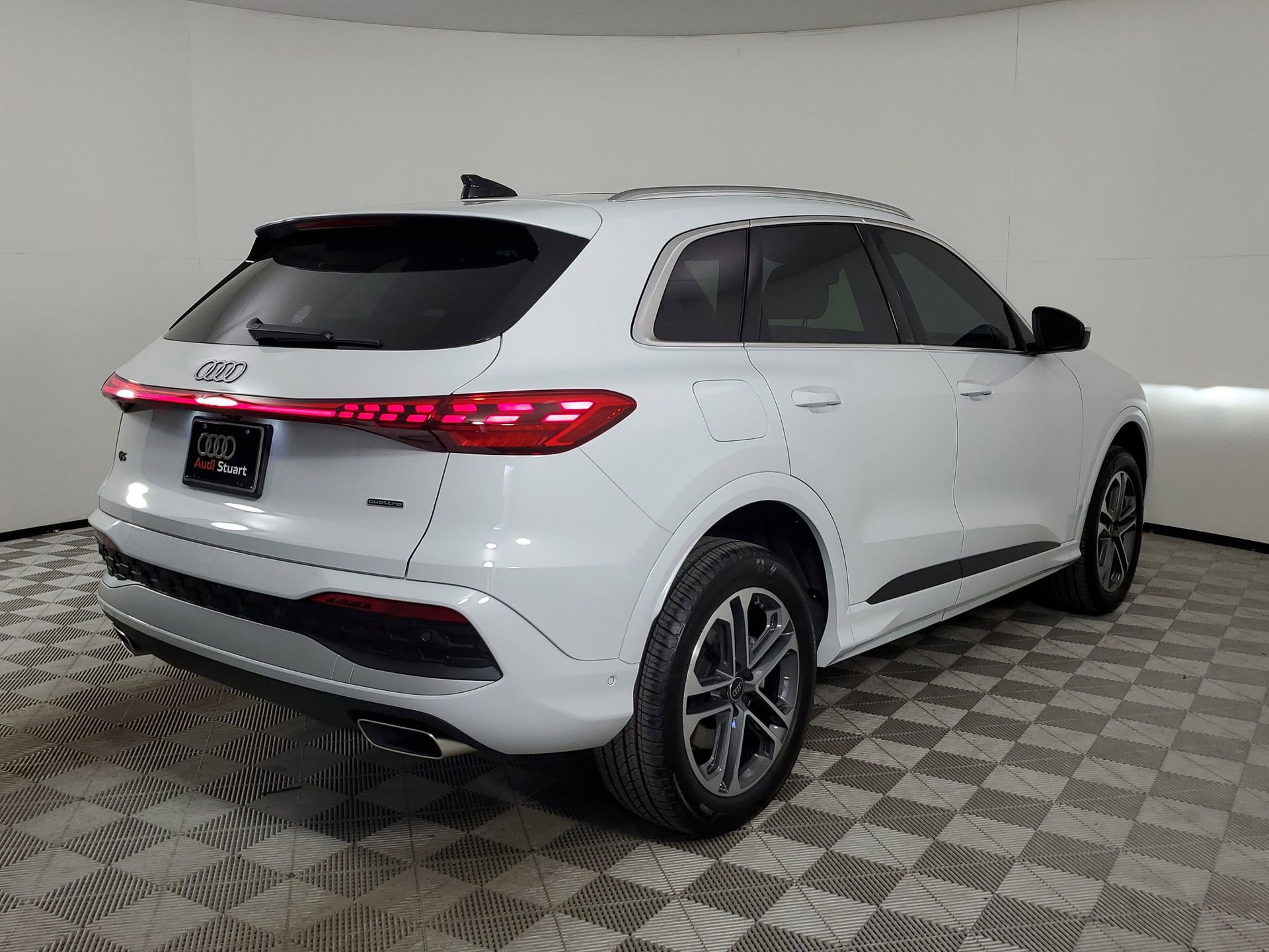 Certified 2025 Audi Q5 2.0T Premium image 10