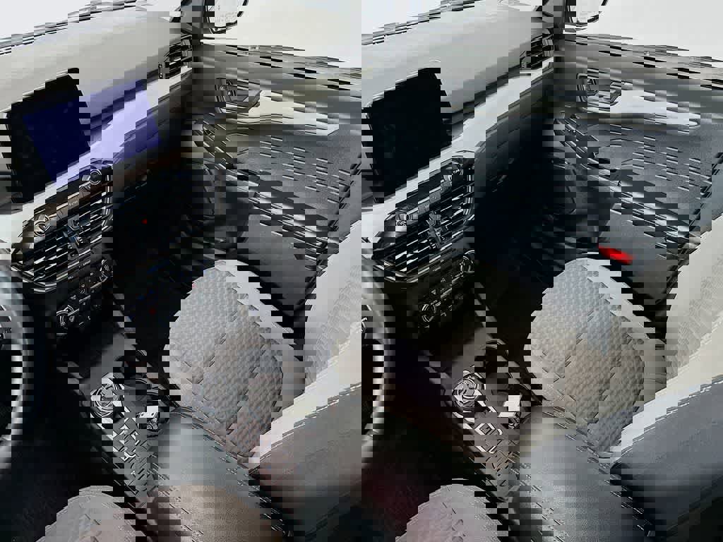 Certified 2022 Ford Escape SE w/ Cold Weather Package image 10