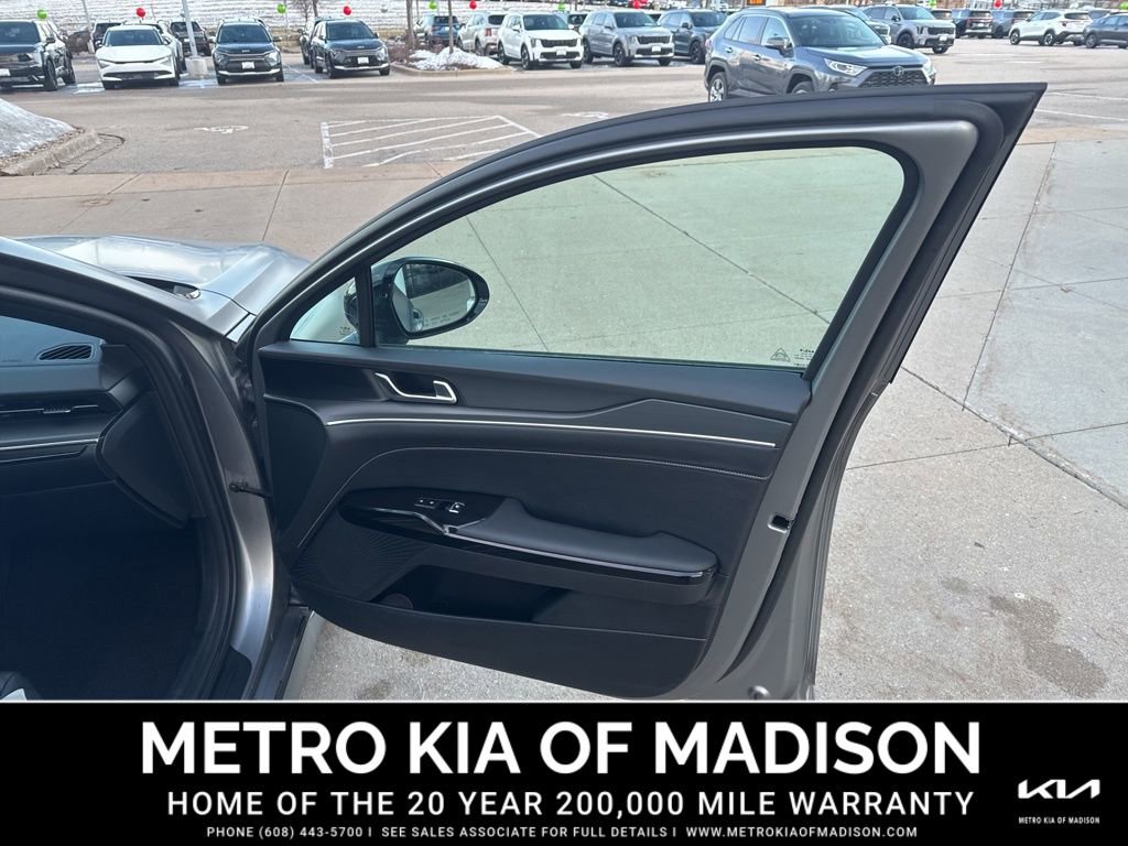 Used 2025 Kia K5 GT-Line image 35