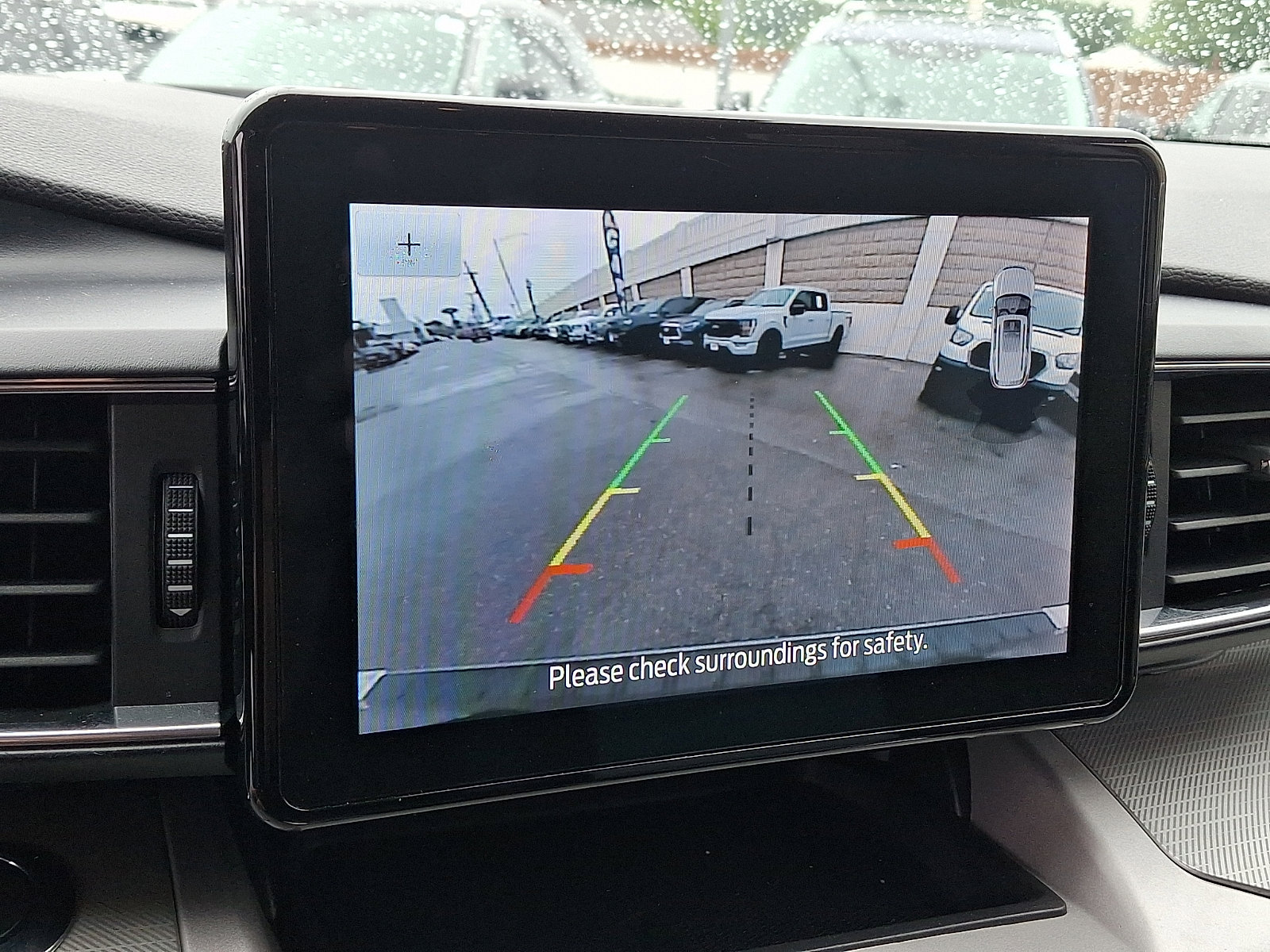 Used 2023 Ford Explorer XLT w/ Equipment Group 202A AWD/4WD image 18