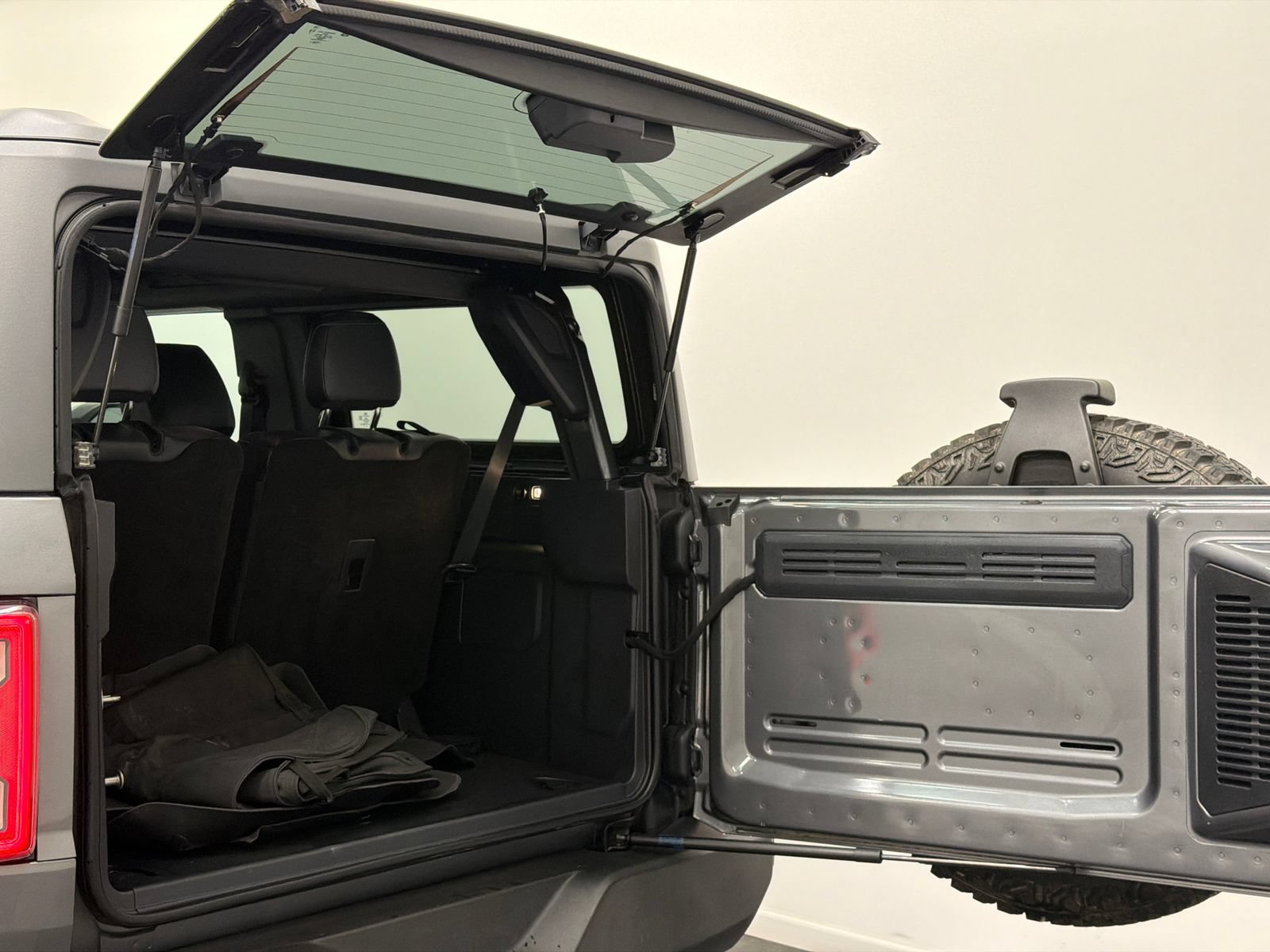 Used 2023 Ford Bronco Wildtrak AWD/4WD image 9