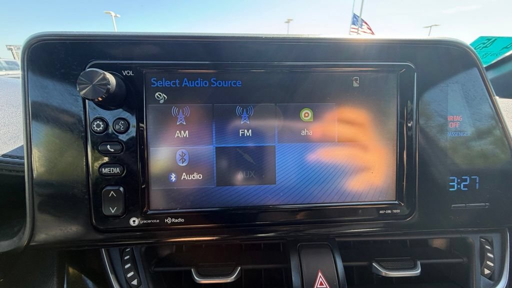 Used 2018 Toyota C-HR XLE FWD image 18