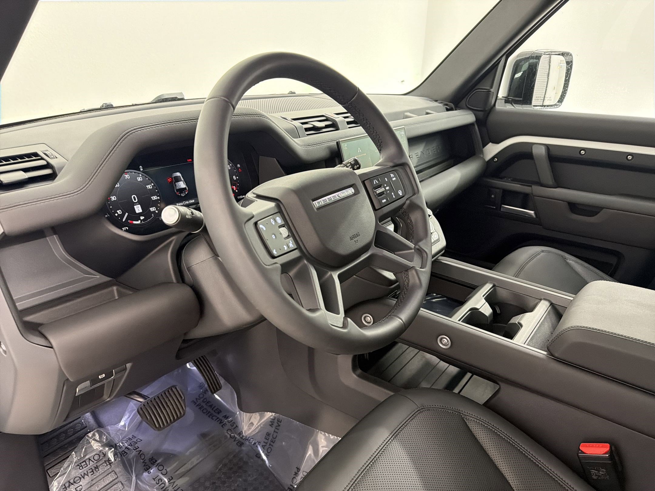 Used 2025 Land Rover Defender 110 S image 4