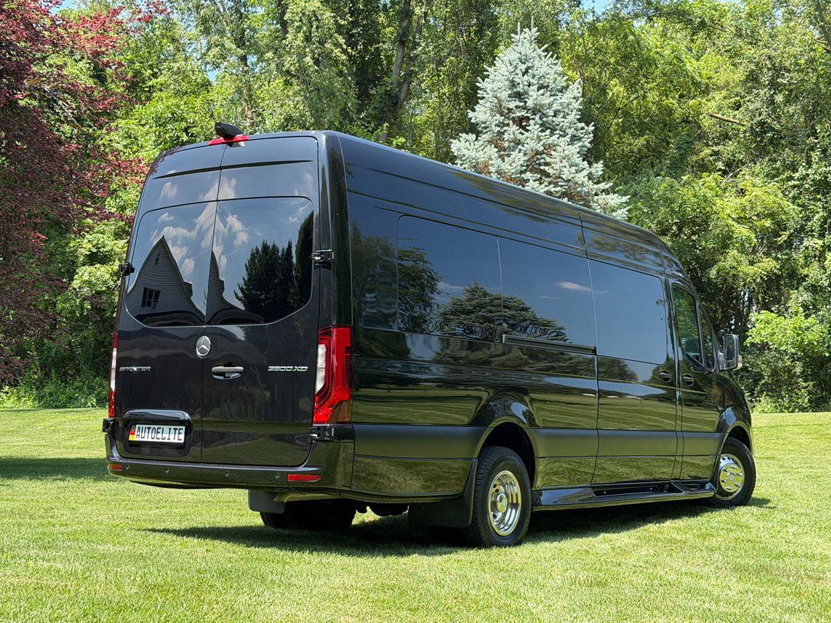 Used 2024 Mercedes-Benz Sprinter 3500 image 21