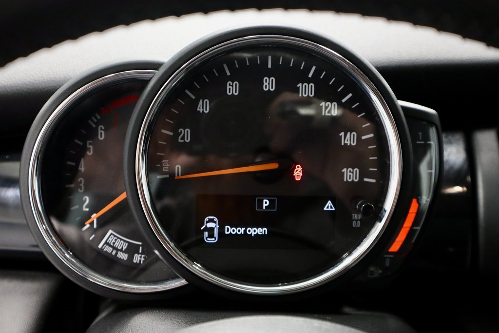 Used 2019 MINI Cooper 4-Door Hardtop w/ Signature Upholstery Package image 31