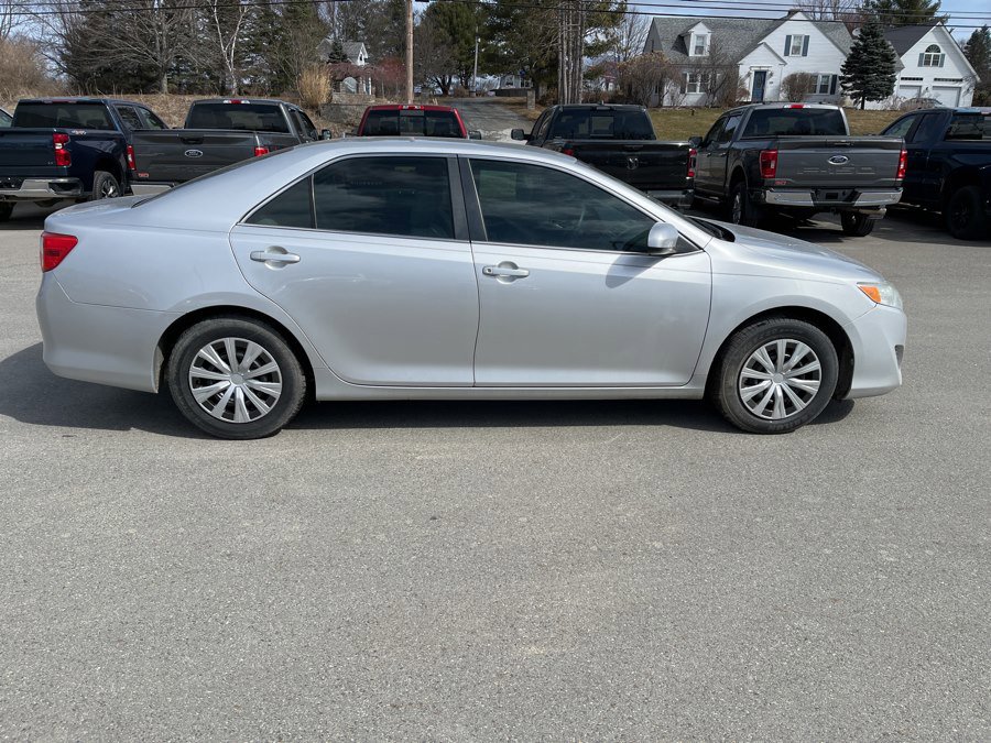 Used 2014 Toyota Camry L FWD image 2