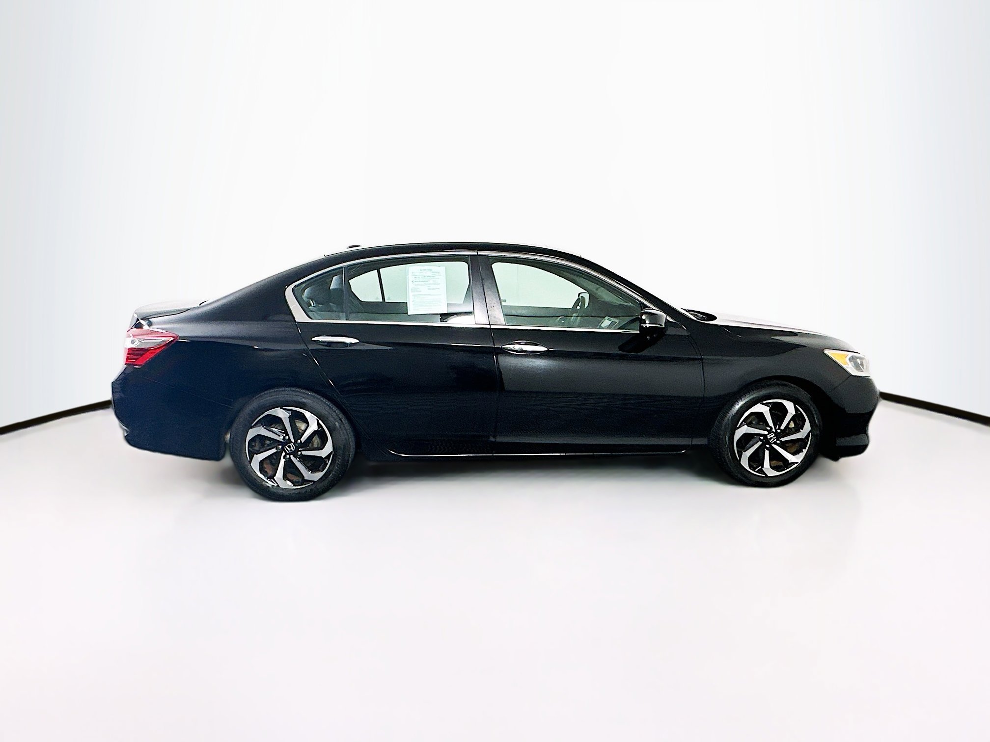 Used 2016 Honda Accord EX image 10