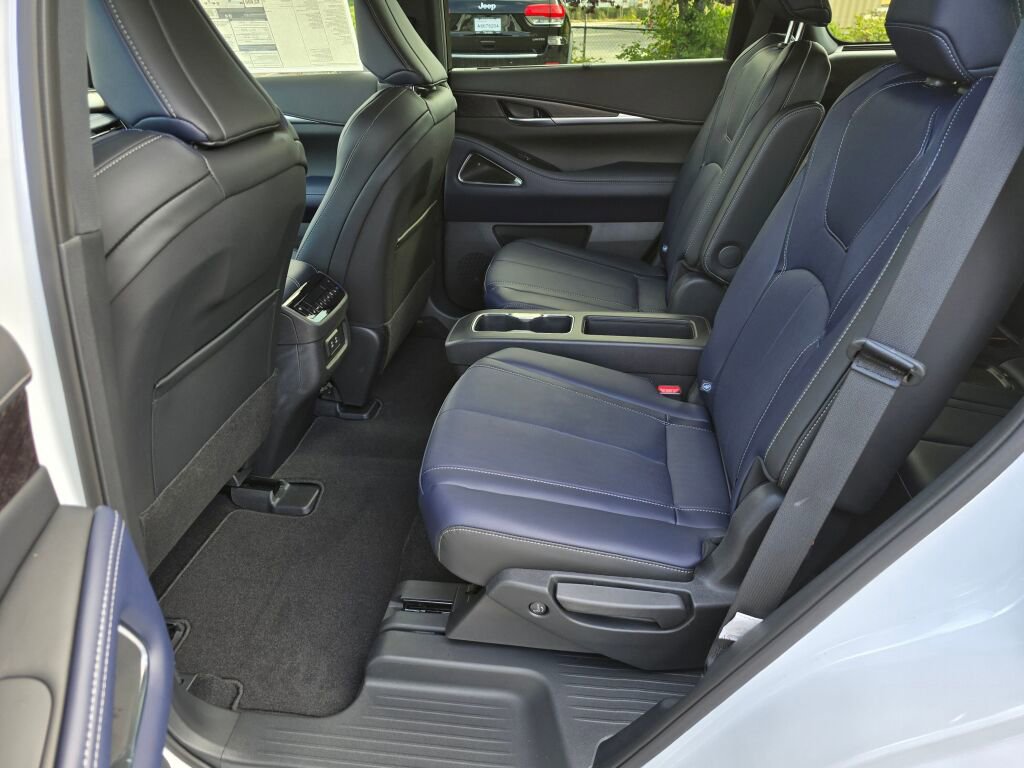 New 2026 INFINITI QX60 Sport w/ Dark Cargo Package image 16