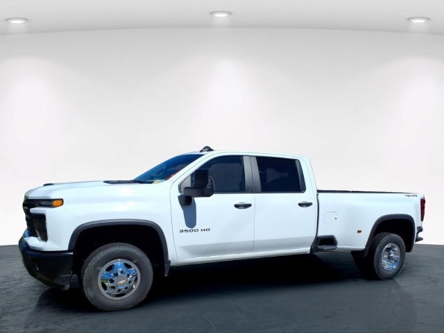 Used 2024 Chevrolet Silverado 3500 W/T AWD/4WD image 3