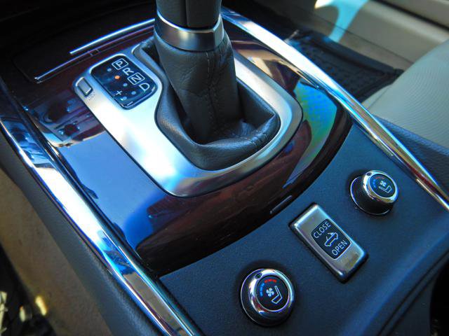 Used 2014 INFINITI Q60 Convertible w/ Premium Package image 25