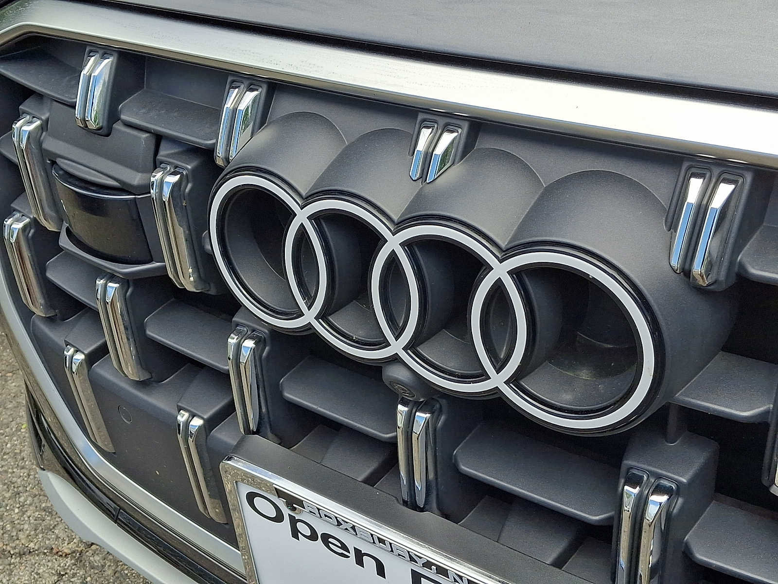 Used 2025 Audi Q7 2.0T Premium w/ Convenience Package AWD/4WD image 4