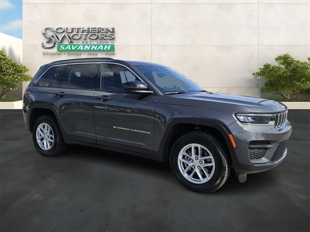 Used 2025 Jeep Grand Cherokee Laredo X w/ Luxury Tech Group I image 7