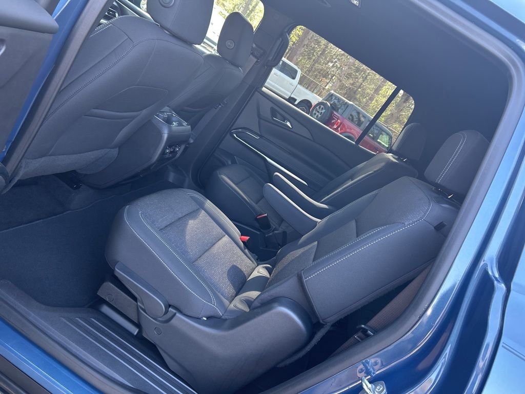 Used 2024 Chevrolet Traverse LT w/ Trailering Package image 28