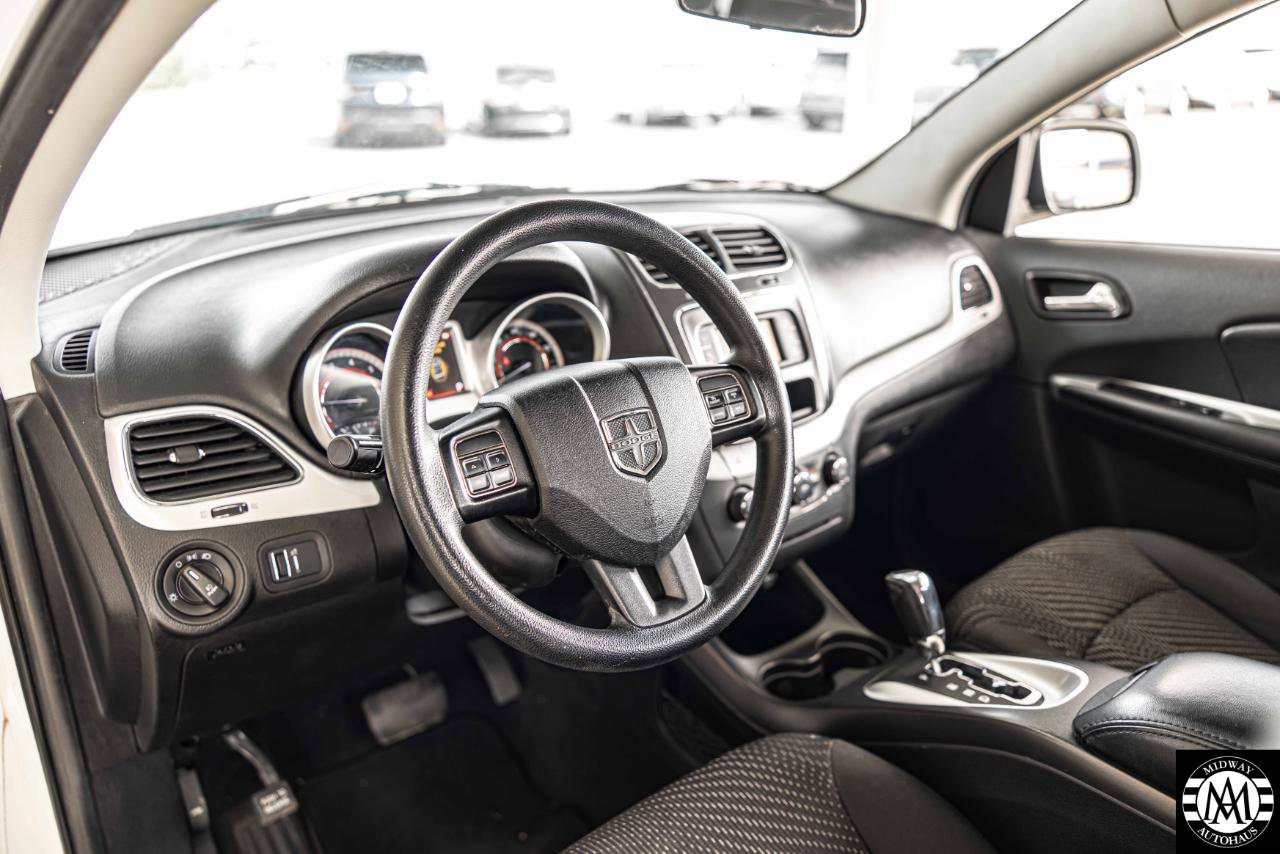 Used 2015 Dodge Journey SXT w/ Flexible Seating Group image 7